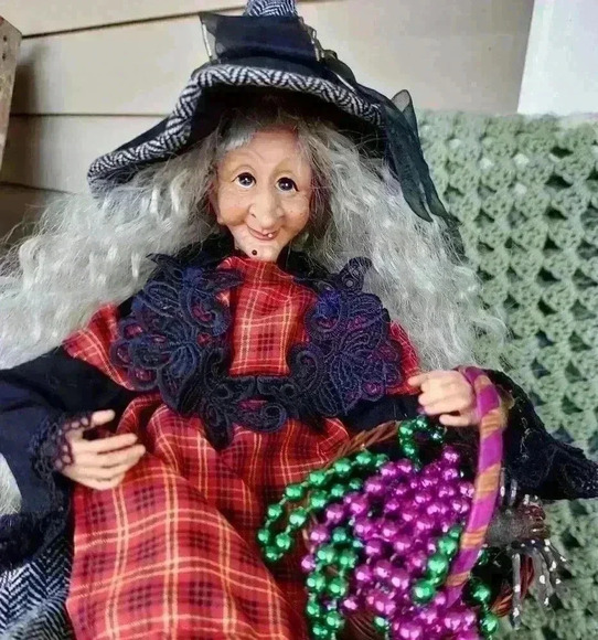 Scary Halloween Witch on Trike Bike - Picture 3 of 7